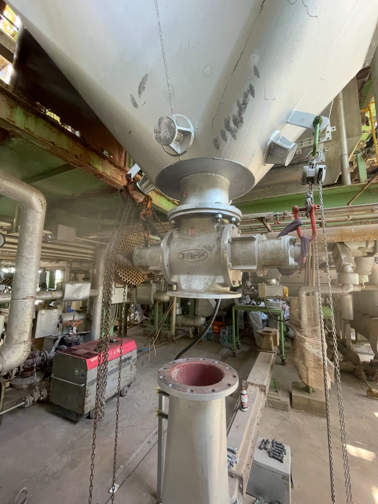 大型機械室 配管・バルブ更新工事